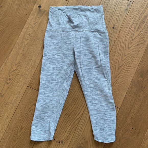 Women's Lululemon Train Times Crop Wee Are From Space Grey Gray White Size 4 - Picture 7 of 12